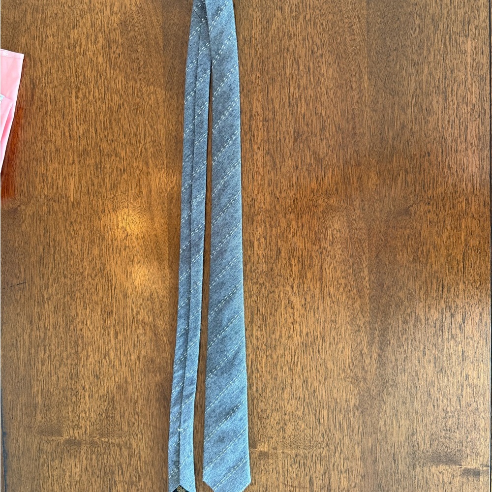 Source Unknown Elegant Gray Tie
